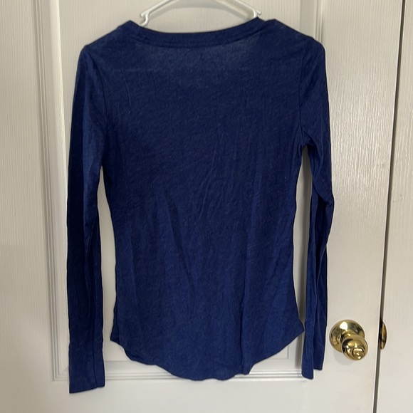 NWT American Eagle women’s long sleeve T-shirt. Size extra small. - Picture 5 of 5